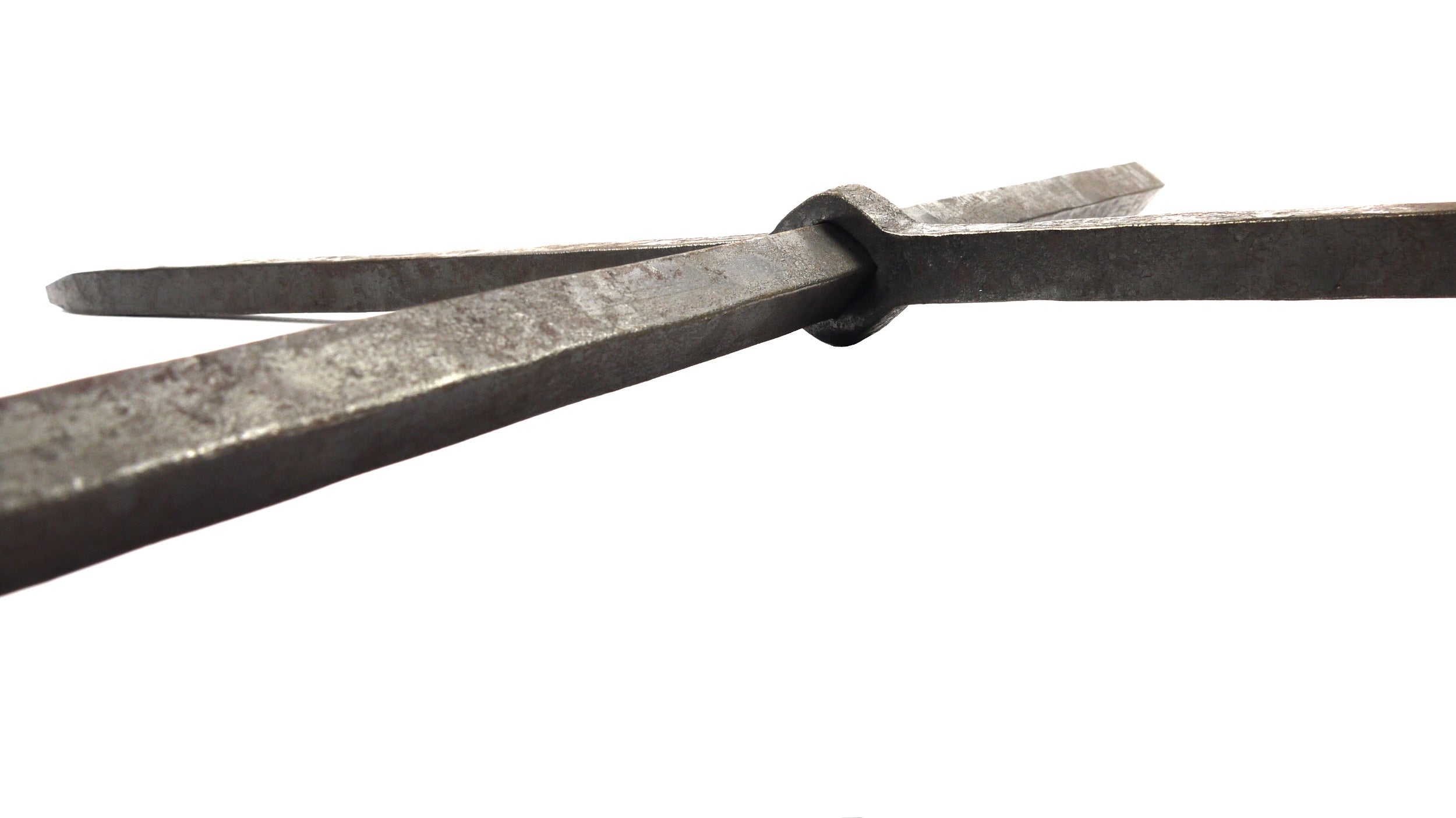 traditionell gelochtes Fenstergitter