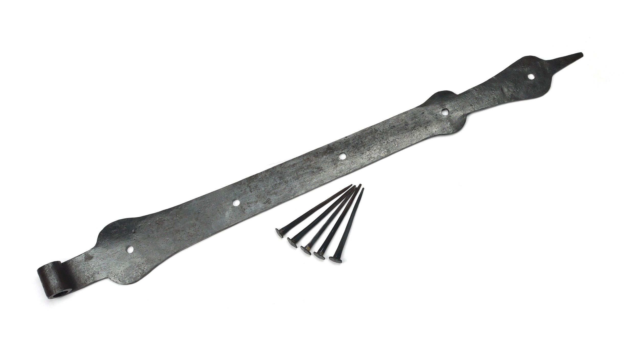 Schmiedeeisernes Türband mit geschmiedeten Nägel