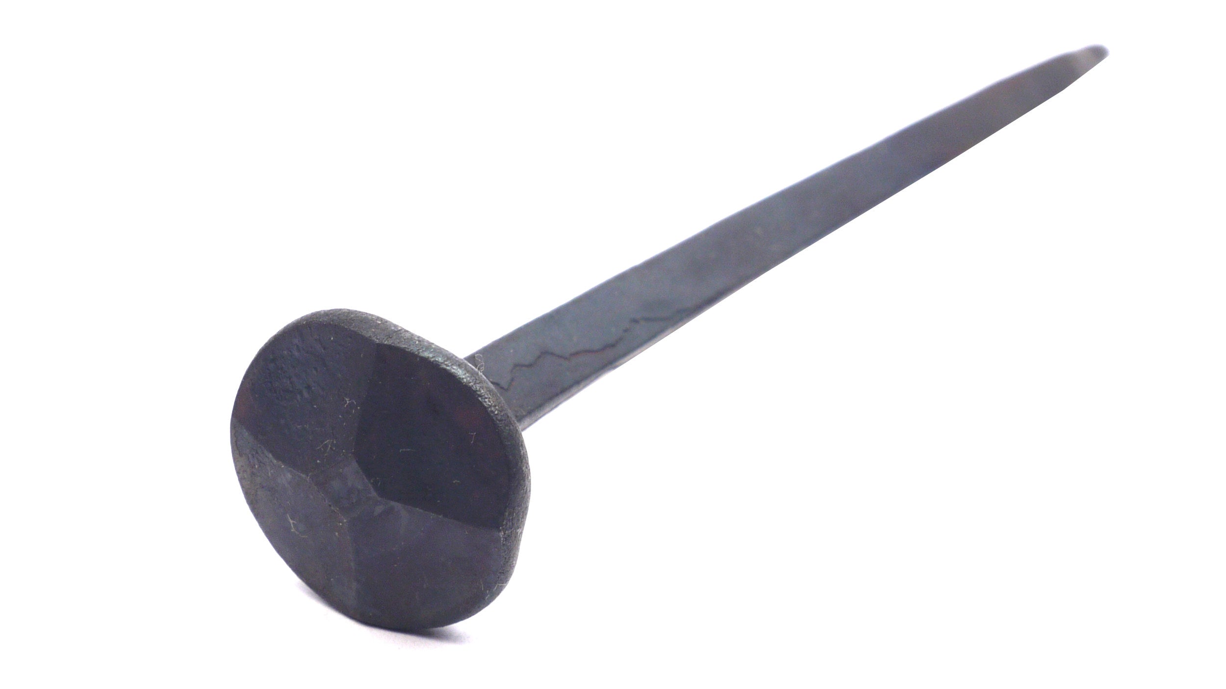 Geschmiedete Nägel, Handgeschmiedete Nägel, Ziernägel, vierschlägig