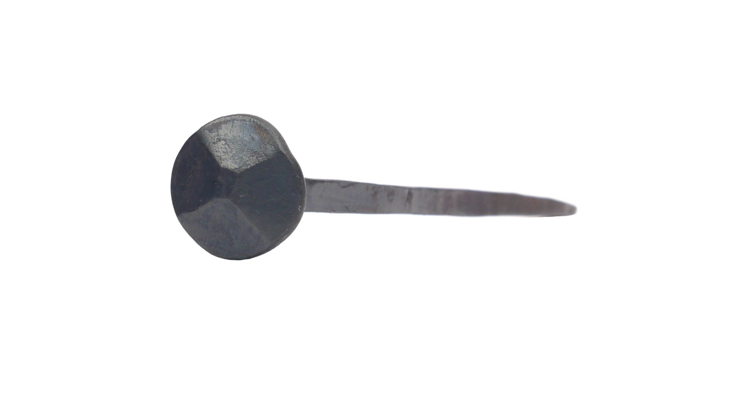 Geschmiedete Nägel, Handgeschmiedete Nägel, Ziernägel, vierschlägig